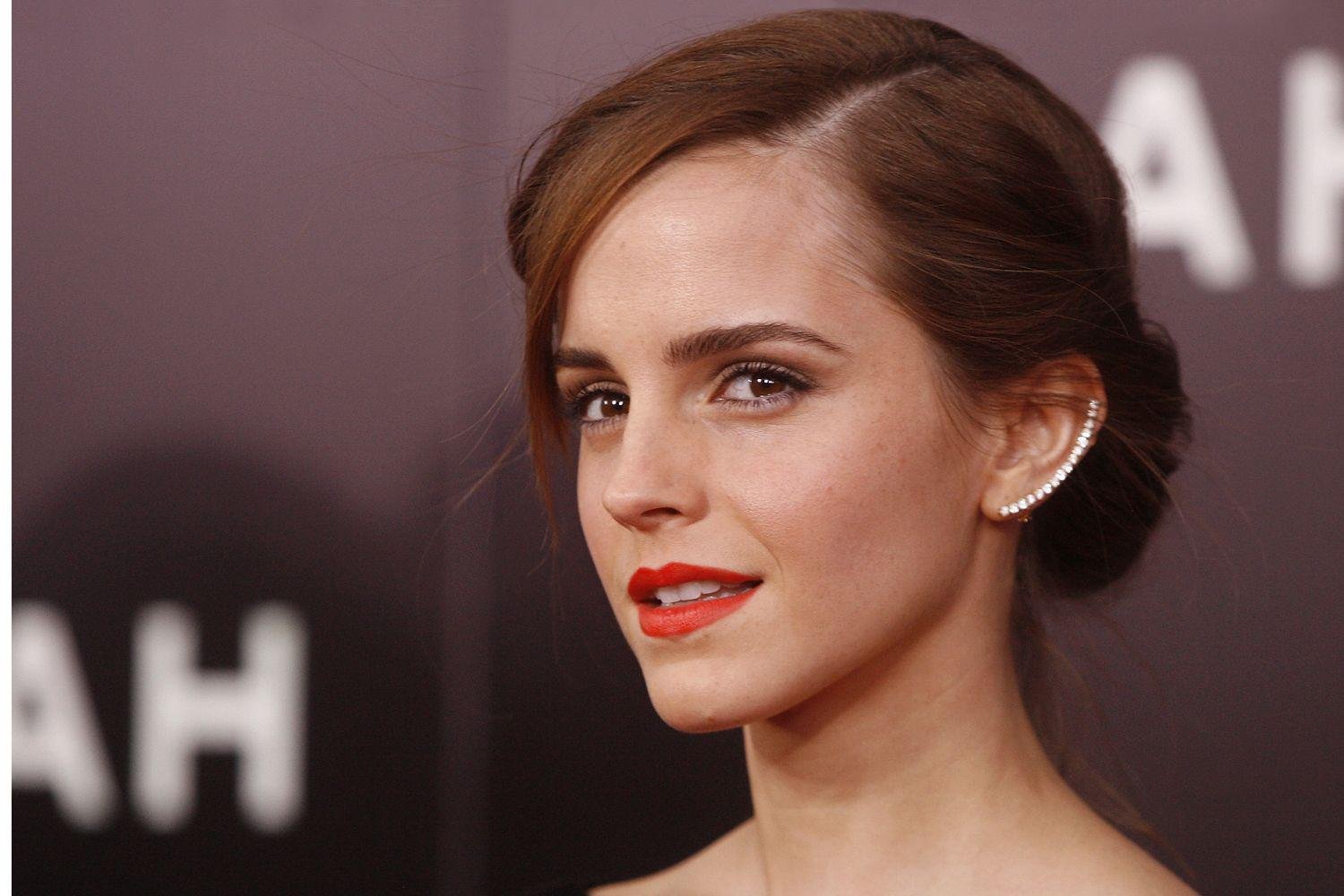DhJYozAP Emma Watson. Just her face is enough 01.jpg
